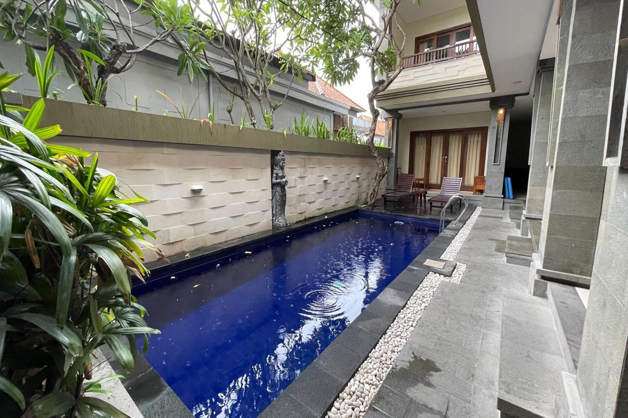Singgah Hotel Seminyak Exterior photo